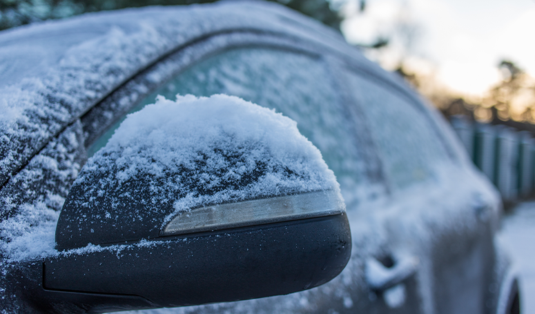 Getting your Car Ready for the Winter Months - how to de-ice your car